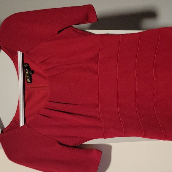 Red Dress - Picture 2 of 4